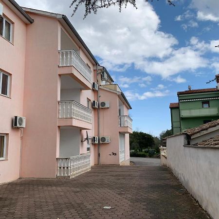 Apartman Dobric Fažana Buitenkant foto
