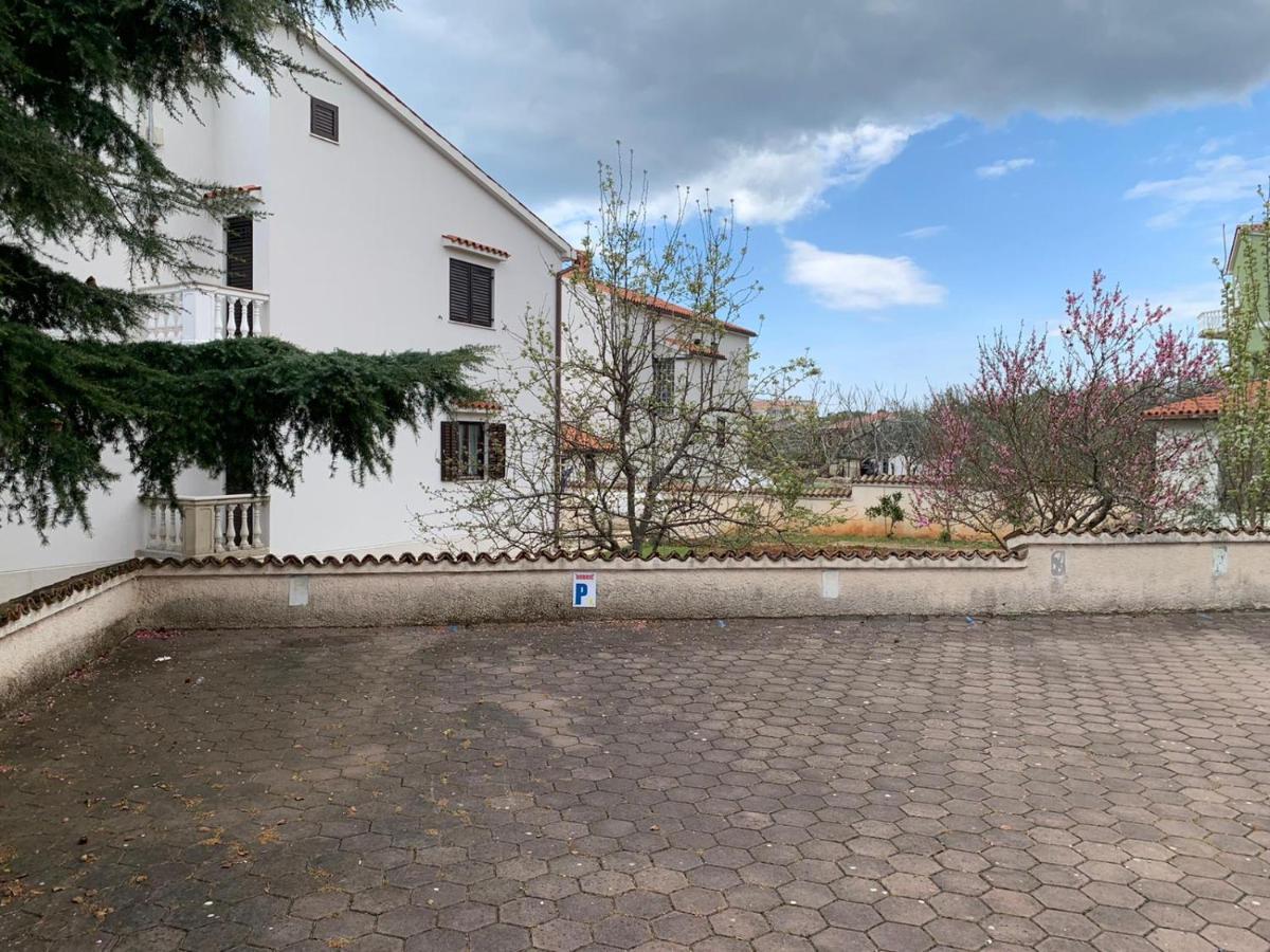Apartman Dobric Fažana Buitenkant foto